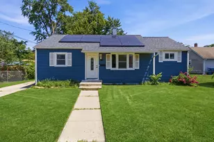 361 Trask St, Aurora, IL 60505 - Photo 1