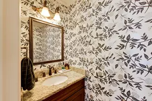 713 N Beverly Ln, Arlington Heights, IL 60004 - Photo 14