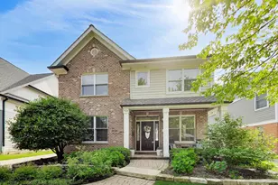 713 N Beverly Ln, Arlington Heights, IL 60004 - Photo 2