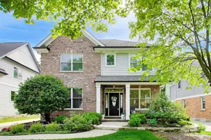 713 N Beverly Ln, Arlington Heights, IL 60004 - Photo 1