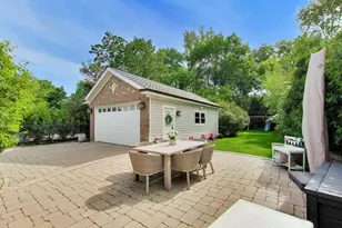 713 N Beverly Ln, Arlington Heights, IL 60004 - Photo 40