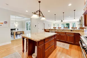 713 N Beverly Ln, Arlington Heights, IL 60004 - Photo 8