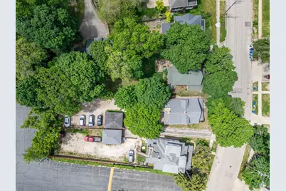 226 W Locust Street, Dekalb, IL 60115 - Photo 6
