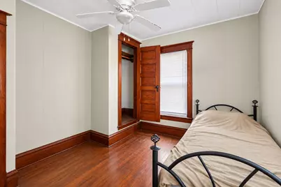 226 W Locust Street, Dekalb, IL 60115 - Photo 16