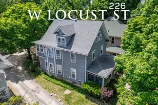 226 W Locust St, Dekalb, IL 60115 - Photo 1