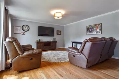 1129 Tamarack Lane, Libertyville, IL 60048 - Photo 4