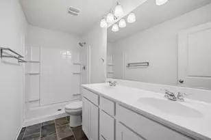 3824 Honeysuckle Ln, Elgin, IL 60124 - Photo 12