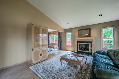 1046 E Amberwood Circle, Naperville, IL 60563 - Photo 6