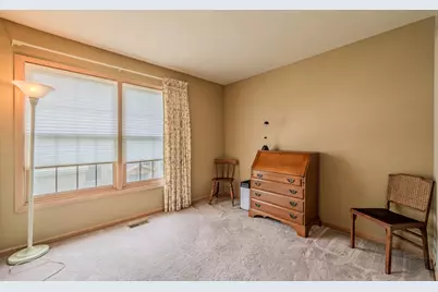 1046 E Amberwood Circle, Naperville, IL 60563 - Photo 22