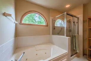 1046 E Amberwood Circle, Naperville, IL 60563 - Photo 18