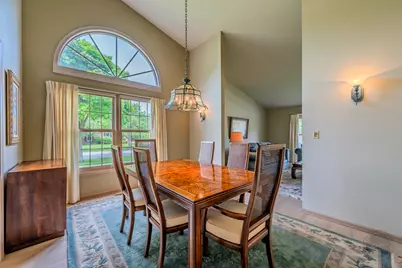 1046 E Amberwood Circle, Naperville, IL 60563 - Photo 4