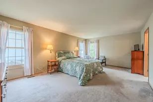 1046 E Amberwood Circle, Naperville, IL 60563 - Photo 16