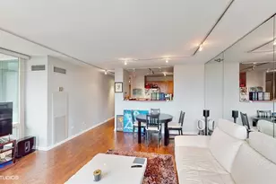 345 N LaSalle St, Chicago, IL 60654 - Photo 6