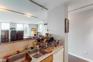 345 N LaSalle St, Chicago, IL 60654 - Photo 16