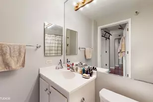 345 N LaSalle St, Chicago, IL 60654 - Photo 26