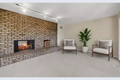 8929 Robin Hill Road Drive, Woodstock, IL 60098 - Photo 16