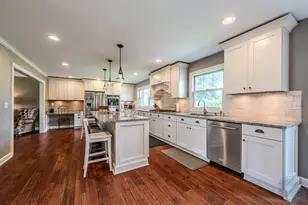 24146 Brancaster Dr, Naperville, IL 60564 - Photo 12
