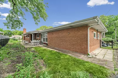 7946 Lotus Avenue, Morton Grove, IL 60053 - Photo 24
