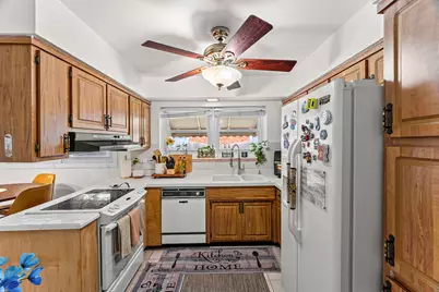 7946 Lotus Avenue, Morton Grove, IL 60053 - Photo 10