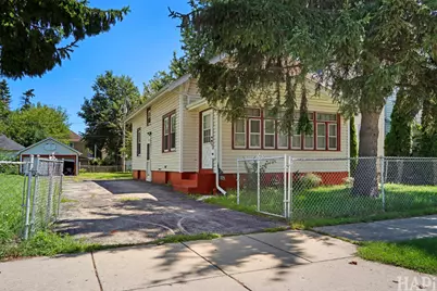 825 N Ash Street, Waukegan, IL 60085 - Photo 1