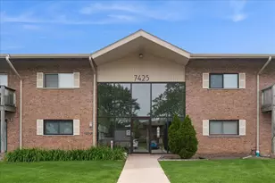 7425 Brookdale Dr, Darien, IL 60561 - Photo 1