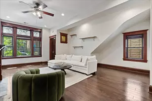 2044 W Haddon Ave, Chicago, IL 60622 - Photo 8