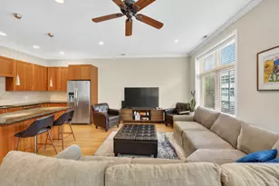 2245 W North Ave, Chicago, IL 60647 - Photo 8