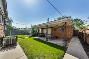 431 W 98th St, Chicago, IL 60628 - Photo 14