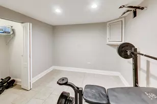 431 W 98th St, Chicago, IL 60628 - Photo 12