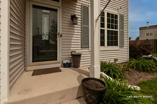 1603 Hawthorne Ridge Dr, Plainfield, IL 60586 - Photo 2