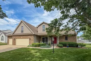 3906 Turnberry Dr, Champaign, IL 61822 - Photo 2