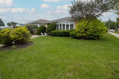 8662 N Merrill Street, Niles, IL 60714 - Photo 4
