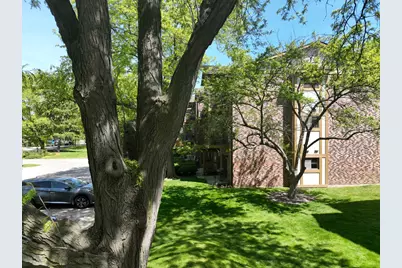 811 S Dwyer Avenue #E, Arlington Heights, IL 60005 - Photo 2