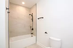 1001 N Milwaukee Ave, Chicago, IL 60642 - Photo 14