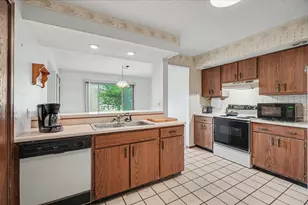 711 Higgins Rd, Champaign, IL 61822 - Photo 10