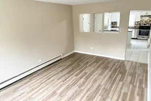 10445 S Keating Ave, Oak Lawn, IL 60453 - Photo 2