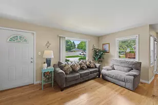 1191 White St, Des Plaines, IL 60016 - Photo 4