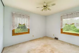 698 N 2853rd Rd, Lasalle, IL 61301 - Photo 16