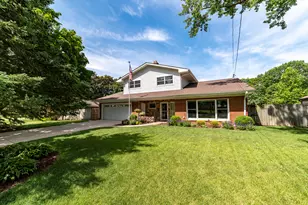 314 April Ct, North Aurora, IL 60542 - Photo 1