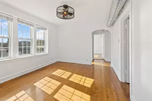 3050 W Cornelia St, Chicago, IL 60618 - Photo 6