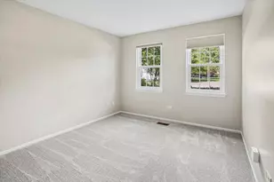 33 Ashburn Ct, Schaumburg, IL 60193 - Photo 12