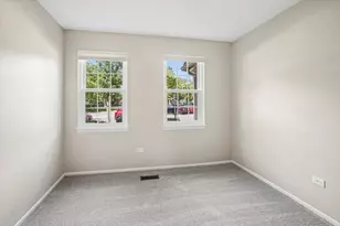 33 Ashburn Ct, Schaumburg, IL 60193 - Photo 14