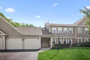 33 Ashburn Ct, Schaumburg, IL 60193 - Photo 1