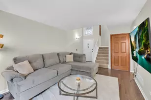 450 Berkshire Dr, Crystal Lake, IL 60014 - Photo 4