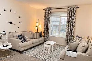 809 Brodhead Dr, Aurora, IL 60504 - Photo 4