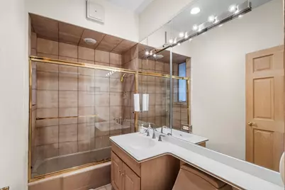 560 W Arlington Place, Chicago, IL 60614 - Photo 16