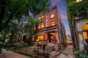 560 W Arlington Pl, Chicago, IL 60614 - Photo 1
