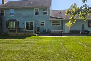 5114 W Malibu Ct, McHenry, IL 60050 - Photo 2