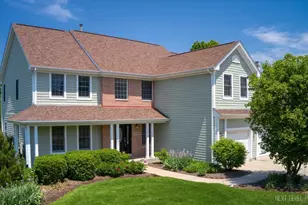 39W842 Louisa May Alcott Ln, Saint Charles, IL 60175 - Photo 2