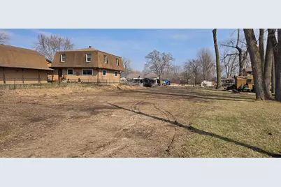 609 Monterrey Terrace, McHenry, IL 60050 - Photo 2